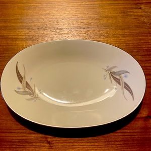 Mid-century Modern Bareuther Bavarian Porcelain dish in beautiful condition.